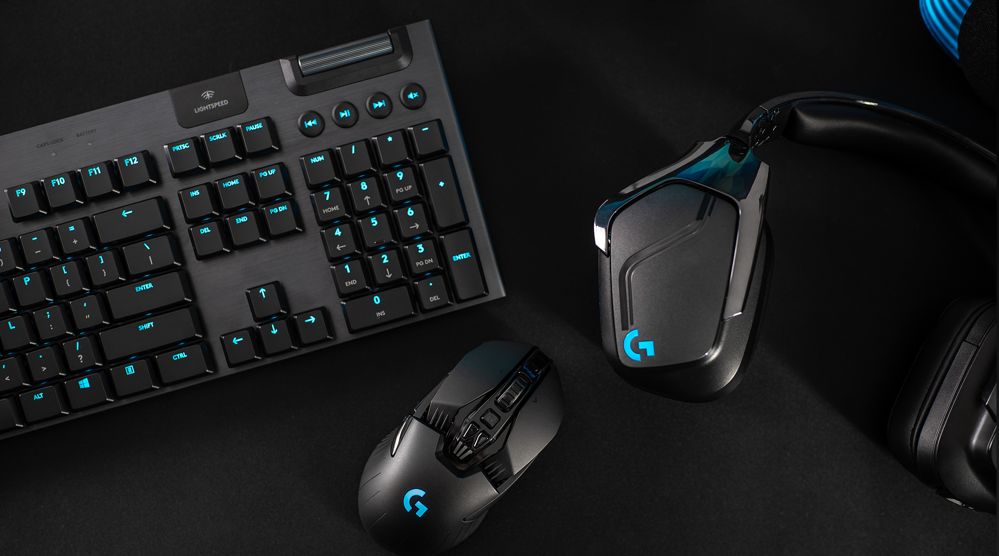 G915 | LIGHTSYNC BATTLESTATION