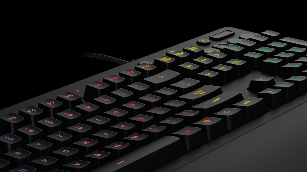 G213-PELINÄPPÄIMISTÖ RGB-VÄRIVALOIN
