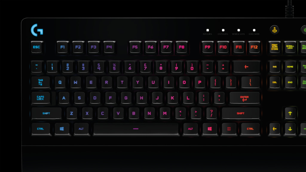 G213-PELINÄPPÄIMISTÖ RGB-VÄRIVALOIN