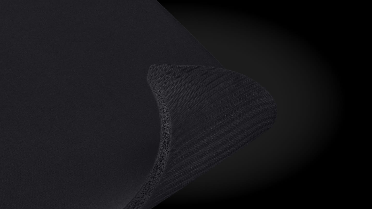 Logitech g740 5 mm debelina in tkaninska struktura podloge