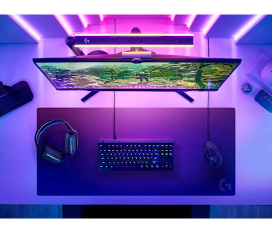 Logitech g840 xl gaming podloga na mizi z miško in tipkovnico
