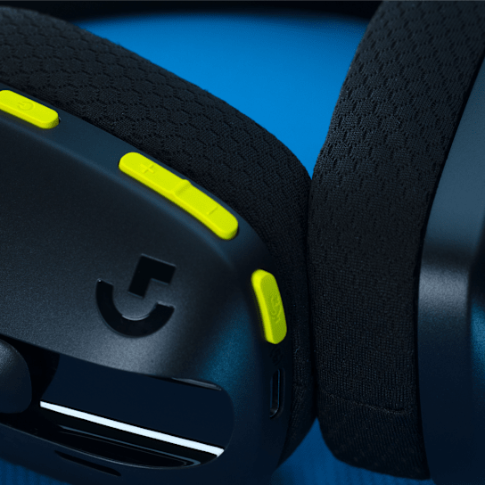Logitech g435 lightspeed | brezžične gaming slušalke | bluetooth in 2. 4 ghz | 165 g | črne | slušalke 2 Logitech g435 lightspeed slušalke detajl upravljalnih tipk in blazinic