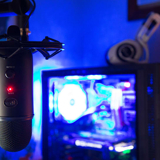 Yeticaster Pro Streaming Microphone Bundle | Logitech G