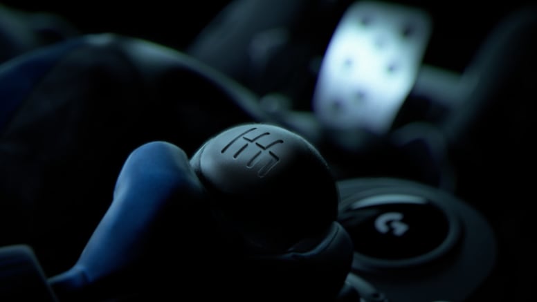 Logitech Driving Force Shifter instalada en un simulador