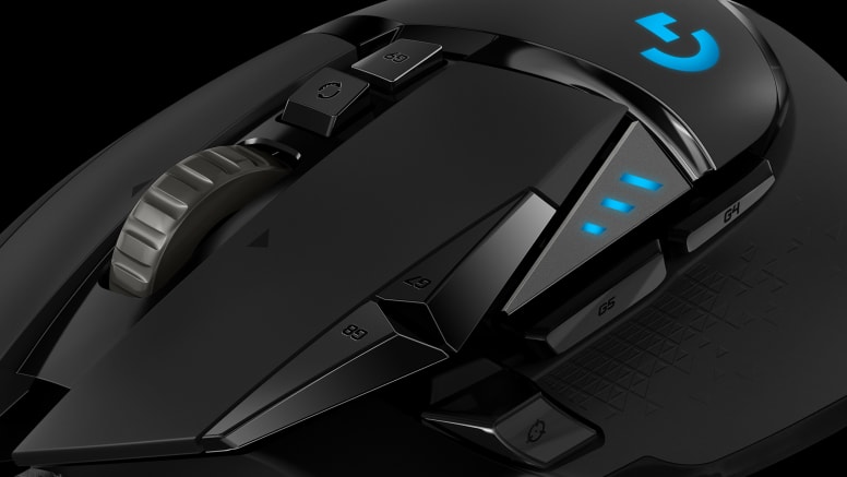 Logitech g502 hero | hero 25k | 25. 600 dpi | 11 programabilnih gumbov | lightsync rgb | žična gaming miška 5 Logitech g502 hero z modro lightsync rgb osvetlitvijo in kontrolami dpi